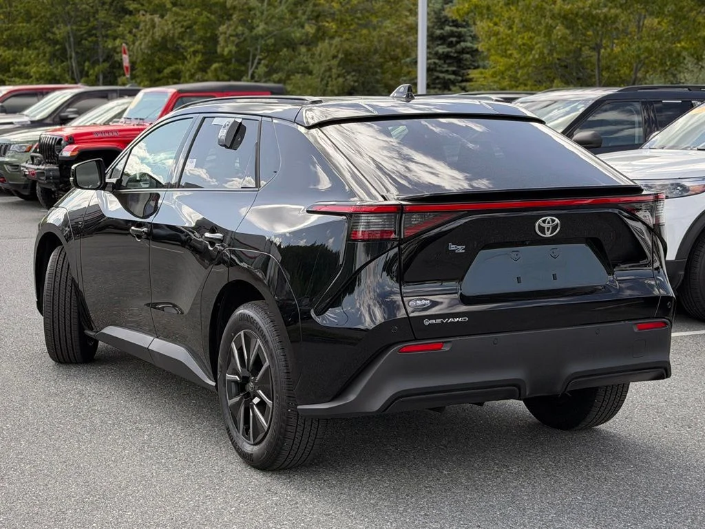 Used 2026 Black Toyota XLE image 3