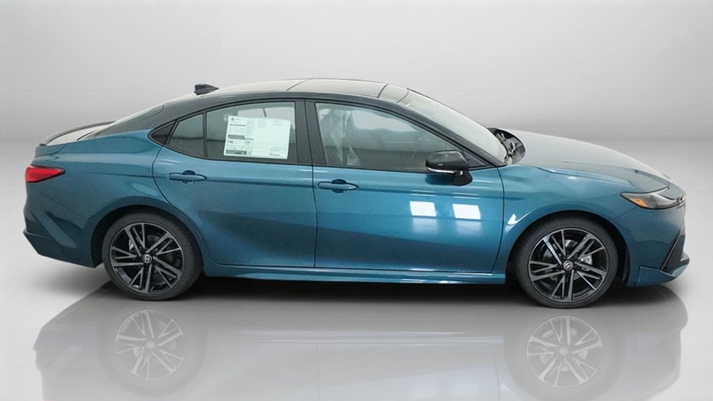 New 2026 Ocean Gem with Midnight Black Metallic roof Toyota XSE image 7