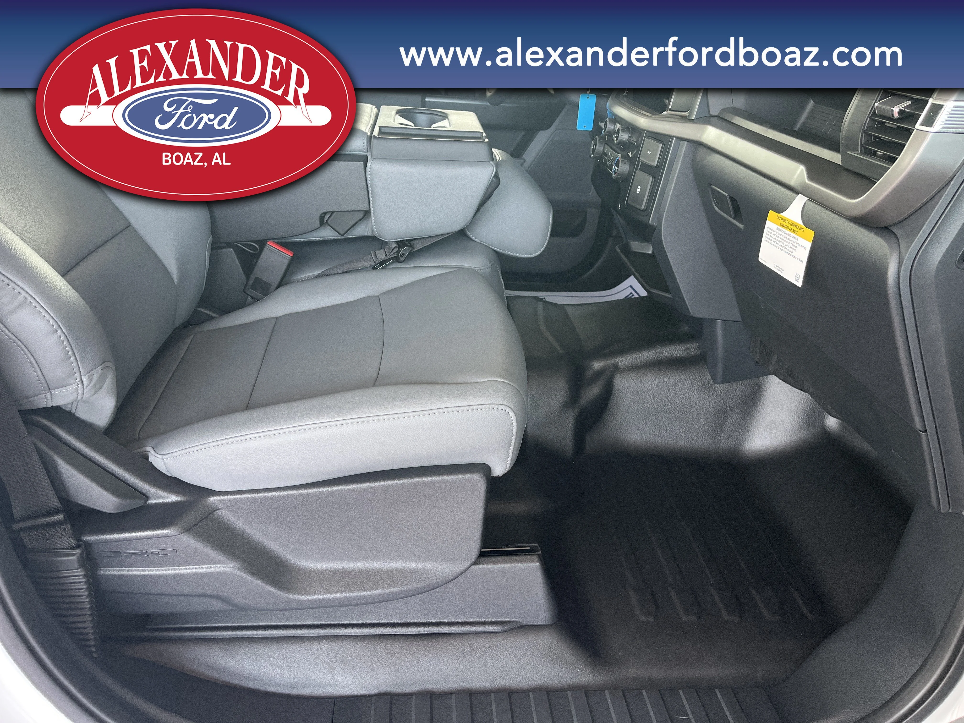 New 2026 Oxford White Ford XL image 15