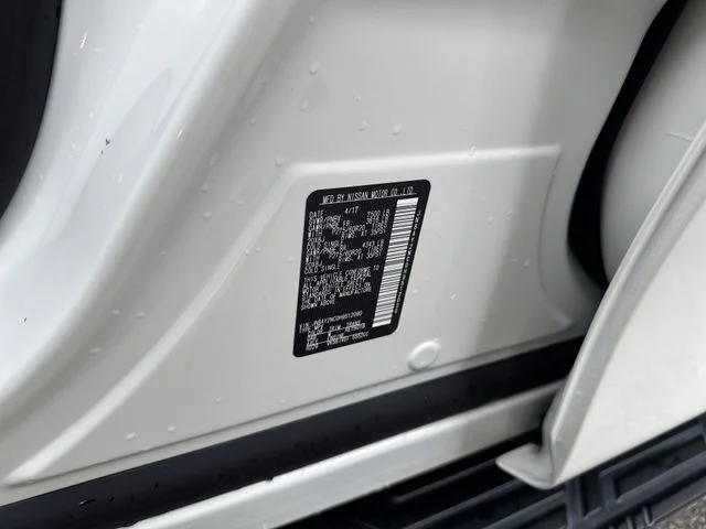 Used 2017 White Nissan SL image 39