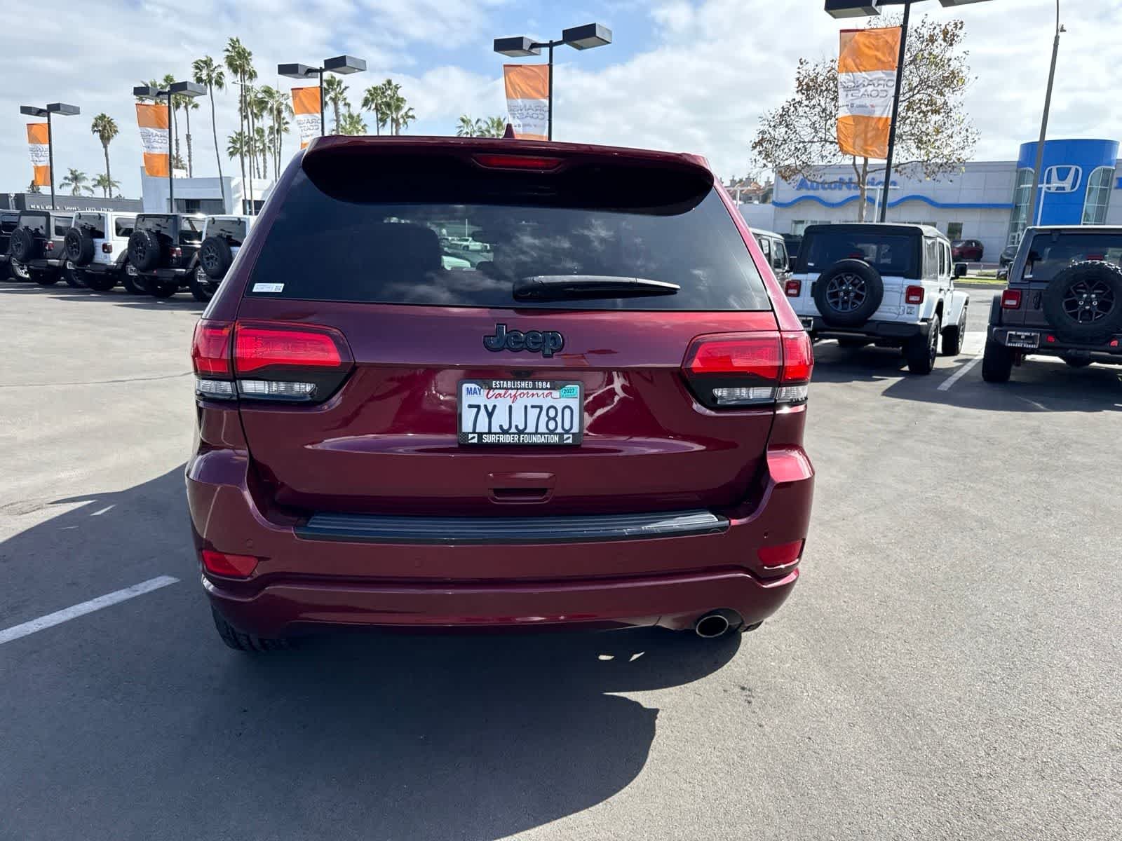 Used 2017 Velvet Red Pearlcoat Jeep Altitude image 18