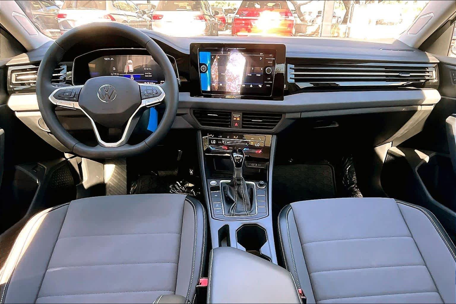 New 2026 Opal White Pearl Volkswagen 1.5T SE image 5