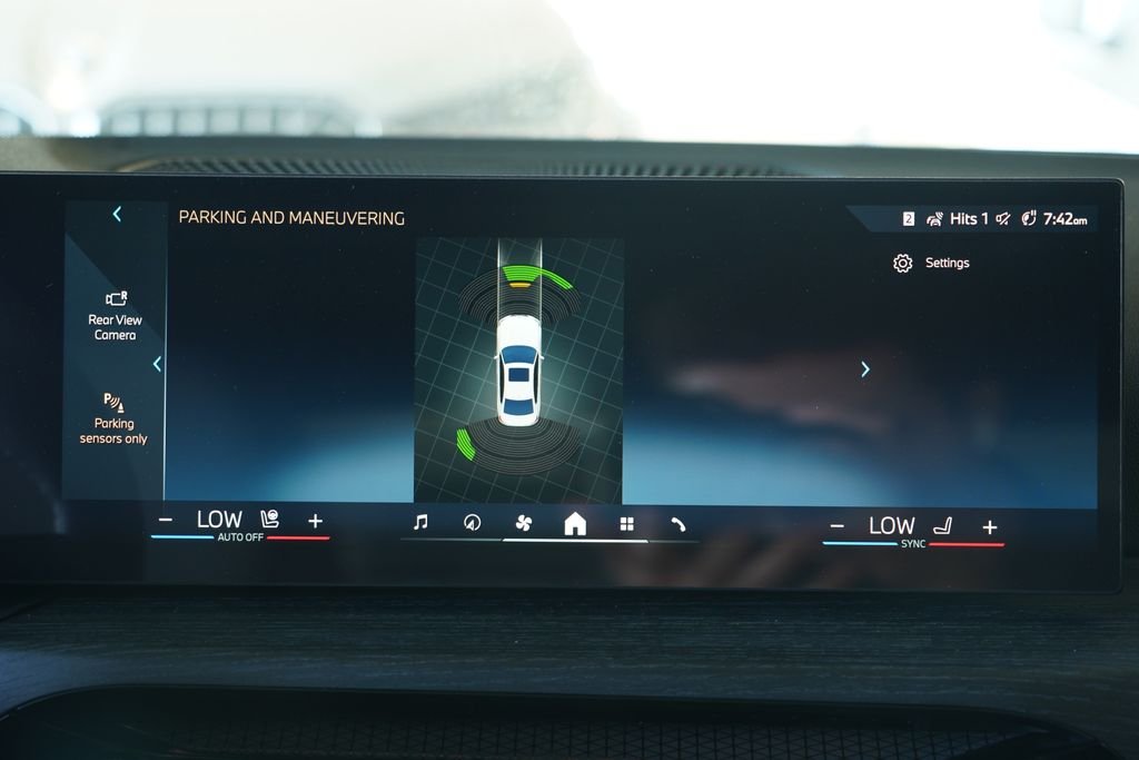 New 2026 Alpine White BMW 330i image 22
