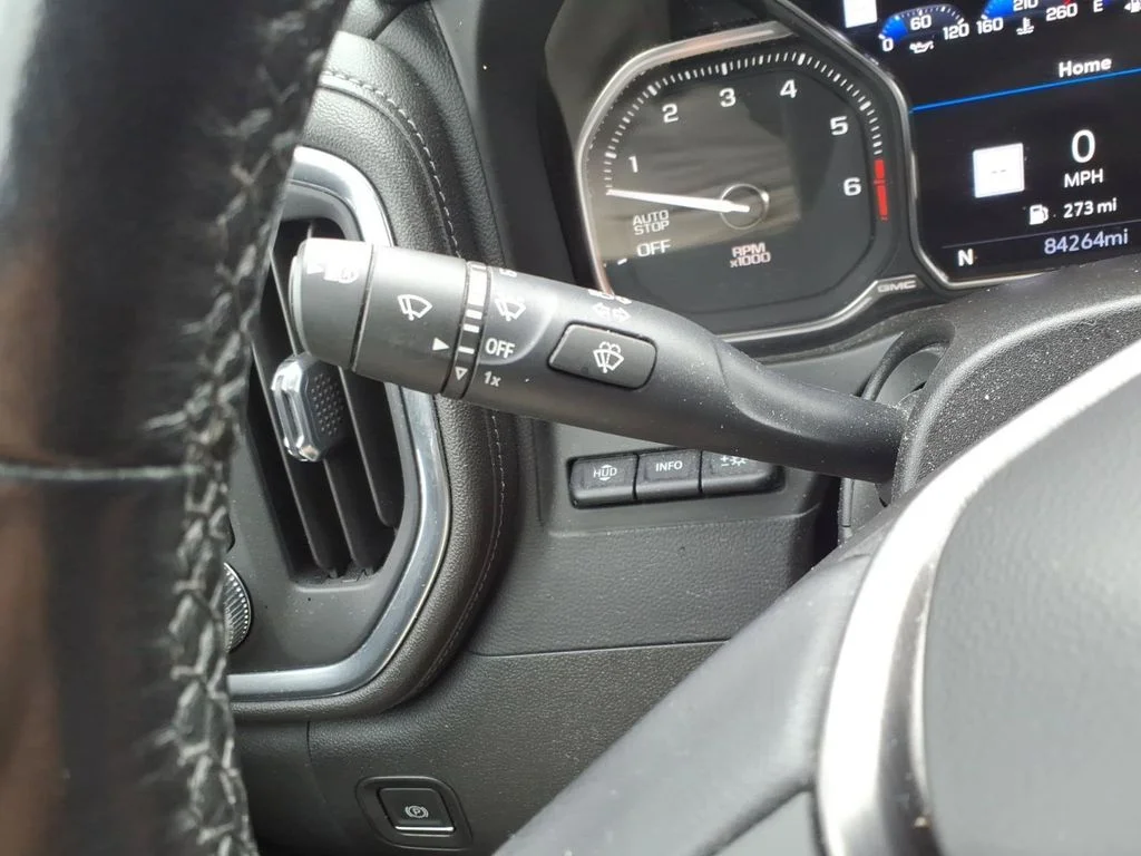 Used 2020 White GMC Denali image 39