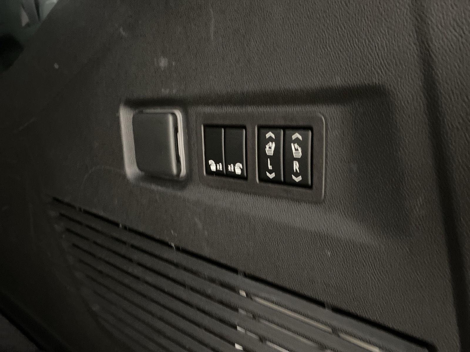 Used 2023 Onyx Black GMC Denali Ultimate image 22