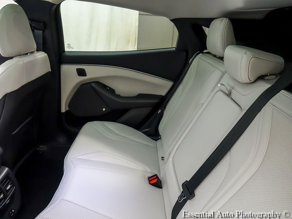 Certified Used 2022 White Metallic Ford Premium image 13