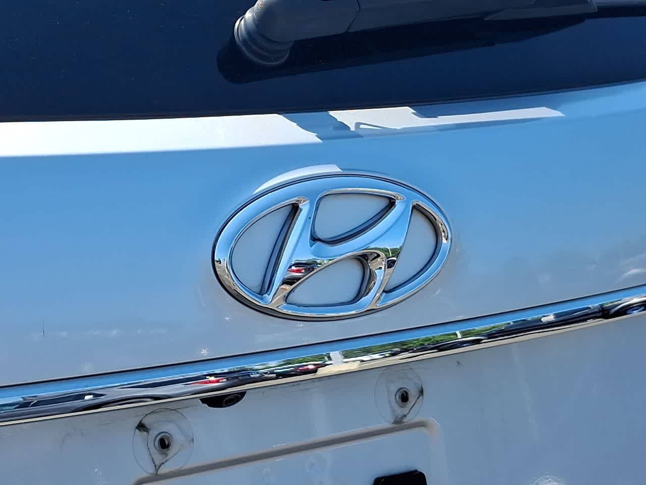 Used 2016 Circuit Silver Hyundai SE image 28
