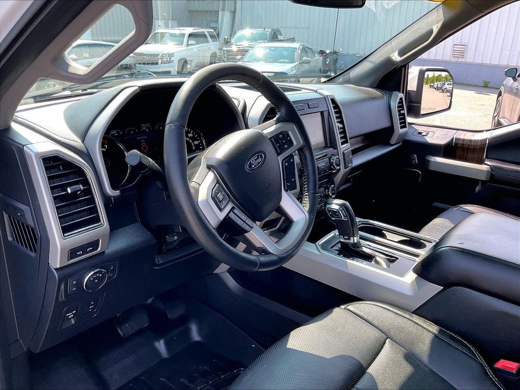 Used 2018 White Ford Lariat image 8