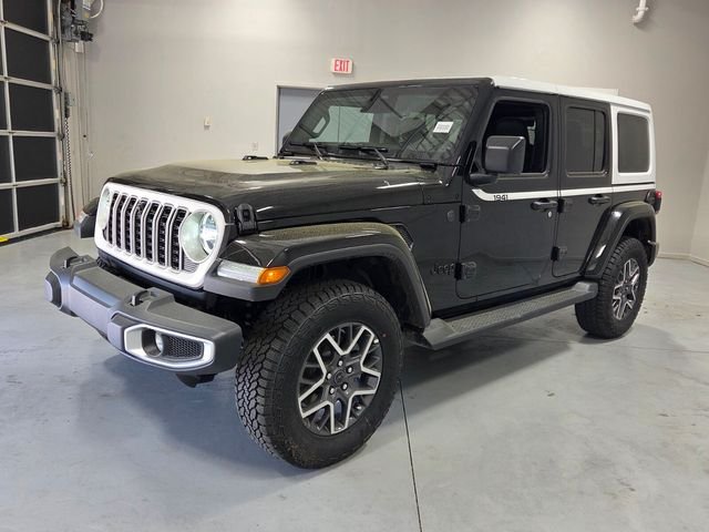 New 2026 Black Clear-Coat Exterior Paint Jeep Sahara image 3