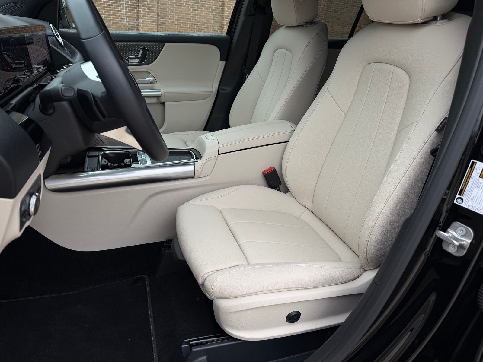 Certified Used 2025 Black Mercedes-Benz GLA 250 image 8
