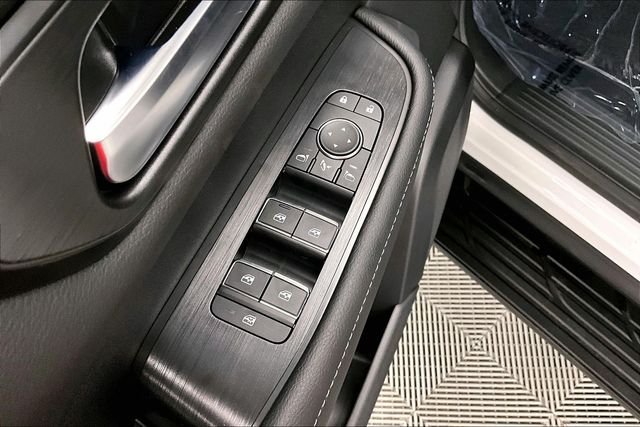 New 2026 Aspen White Tricoat Nissan SL image 33