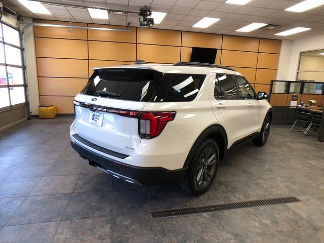 New 2026 Star White Metallic Tri-Coat Ford Active image 7