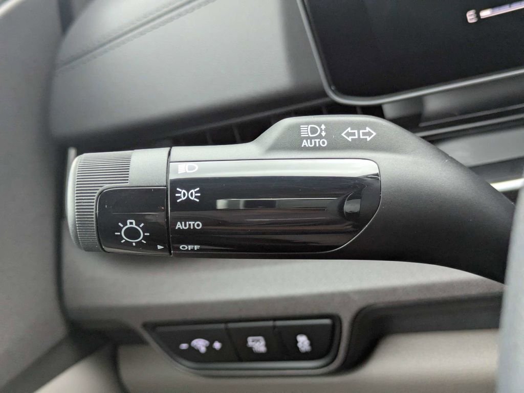New 2026 Ivory Silver Kia EX image 31