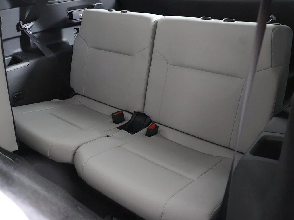 2025 Mitsubishi Outlander SE - Photo 33