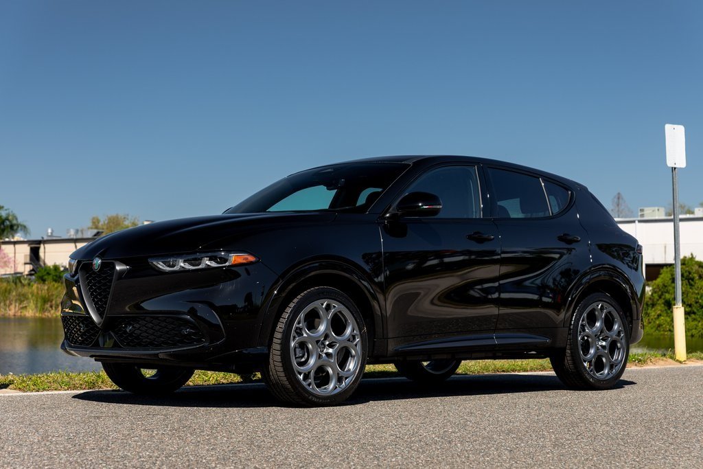2025 Alfa Romeo Tonale photo 2