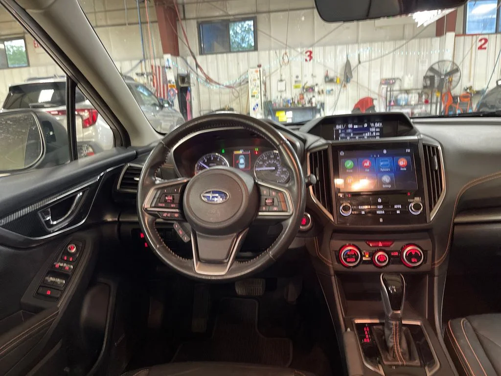 Used 2019 Silver Subaru 2.0i Limited image 17