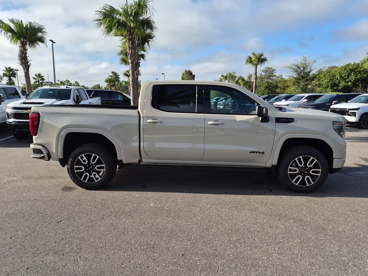 2026 GMC Sierra 1500 AT4 - Photo 9
