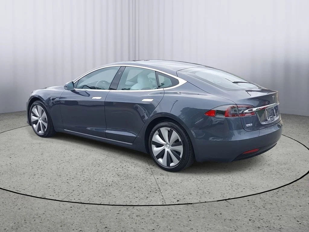 Used 2021  Tesla Long Range image 5