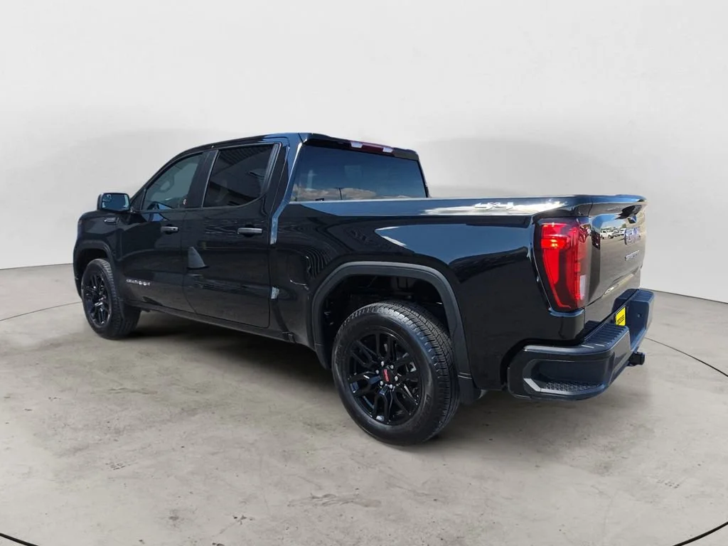 Certified Used 2024 Onyx Black GMC Pro image 3