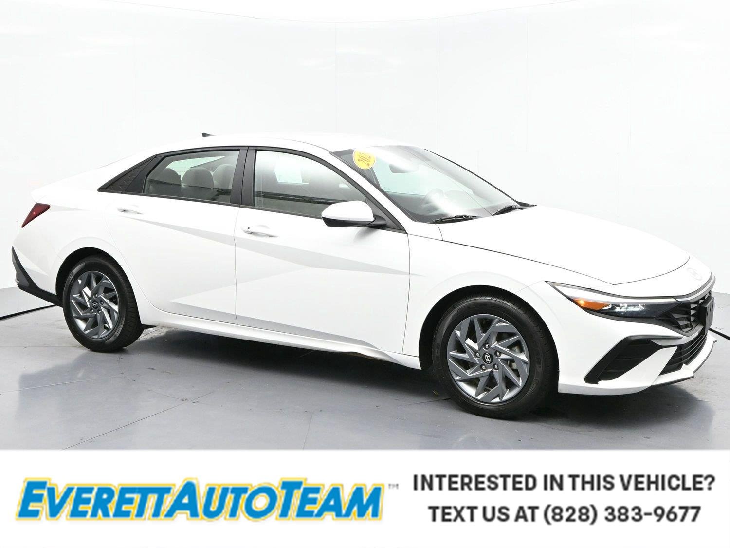 Used 2024 Serenity White Hyundai SEL image 1