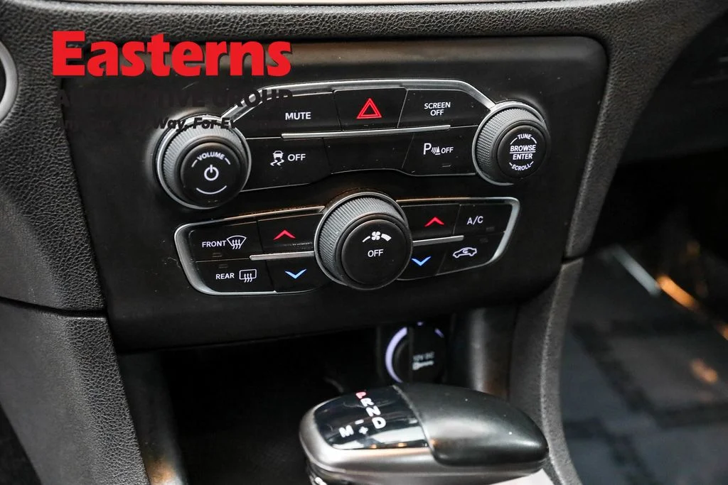 Used 2022 Gray Dodge SXT image 19