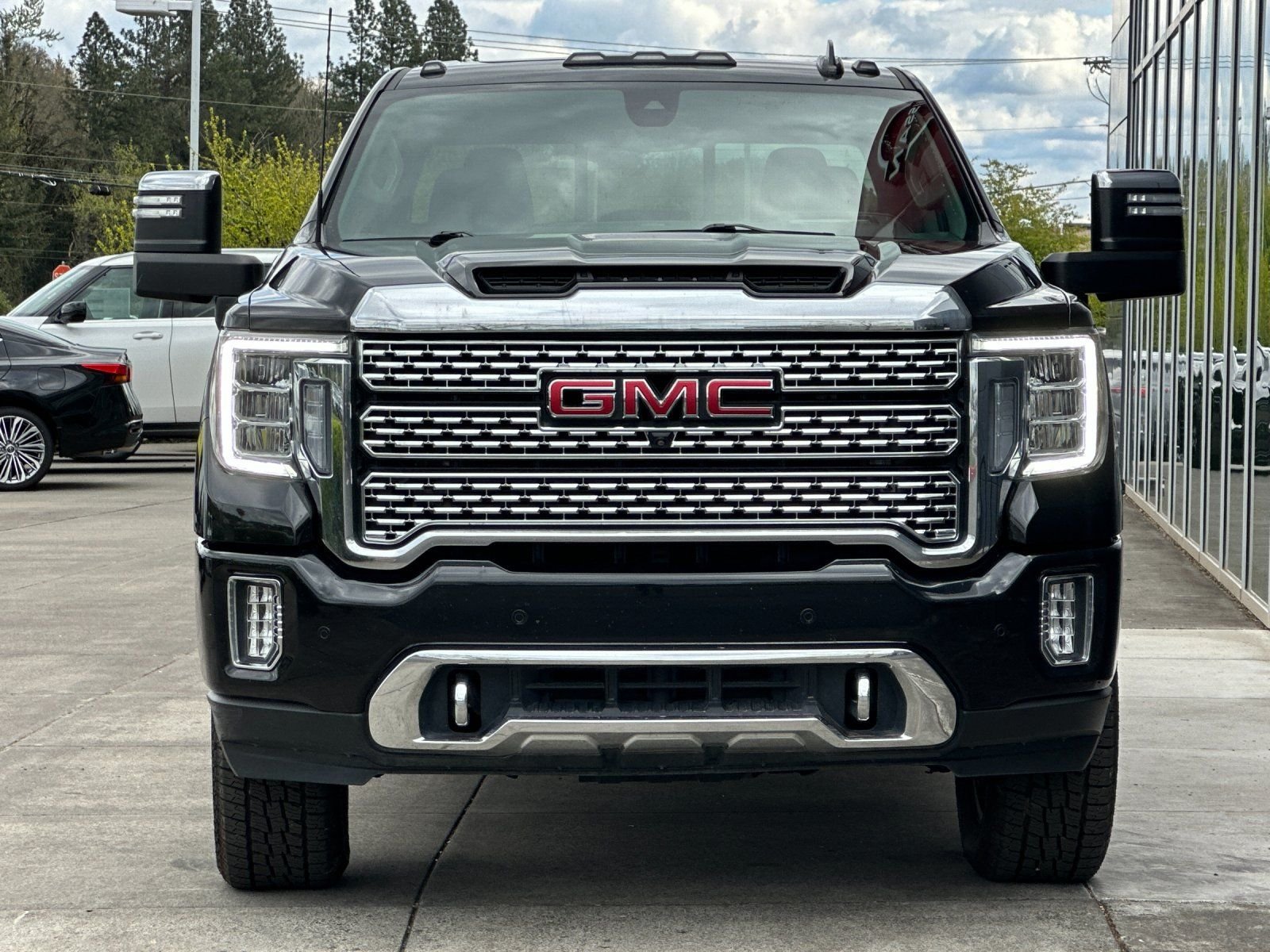 Used 2022 Ebony Twilight Metallic GMC Denali image 7