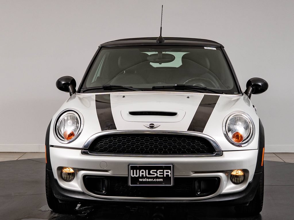 Used 2014 White Silver MINI  image 2
