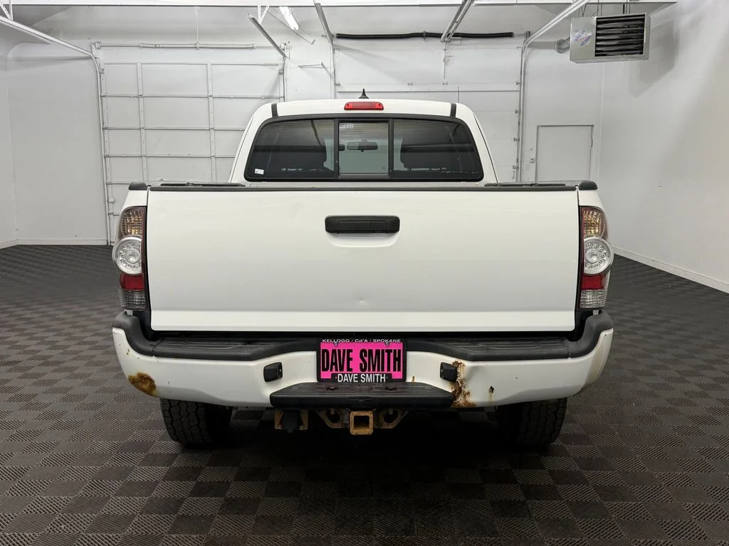 Used 2014 Super White Toyota Base V6 (A5) image 9