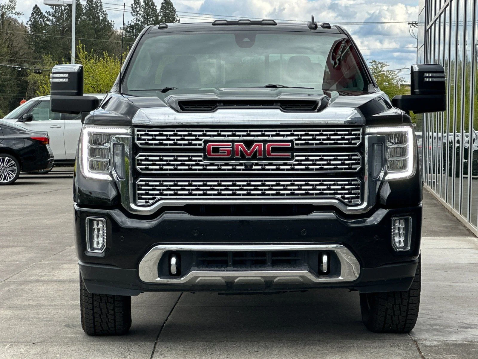 Used 2022 Ebony Twilight Metallic GMC Denali image 8