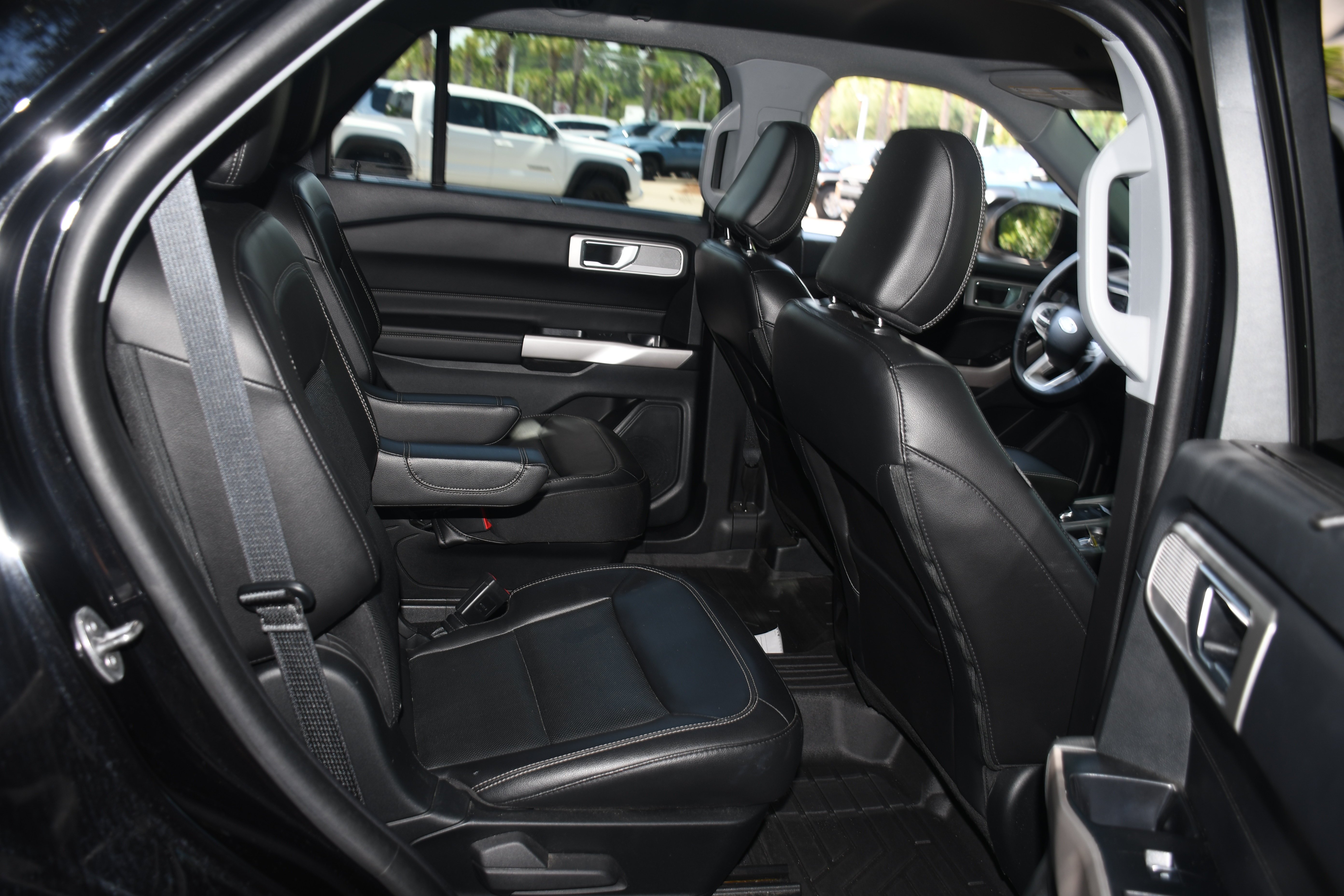Used 2023 Black Ford Limited image 20