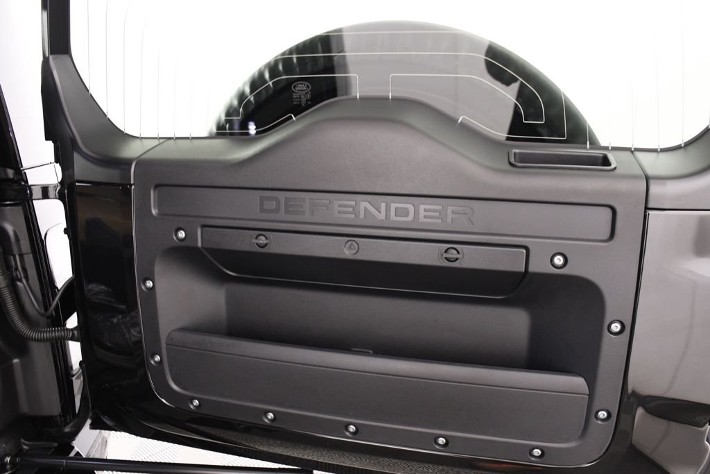 New 2026 Santorini Blk Land Rover V8 image 21