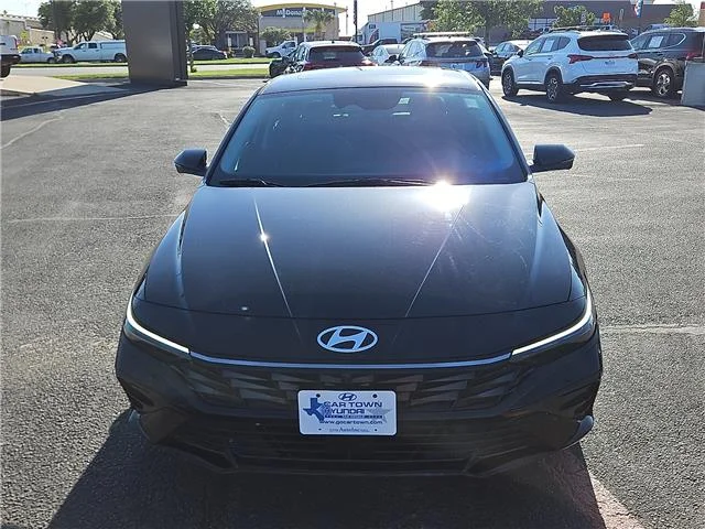 Used 2024 Black Hyundai Limited (IVT) image 7
