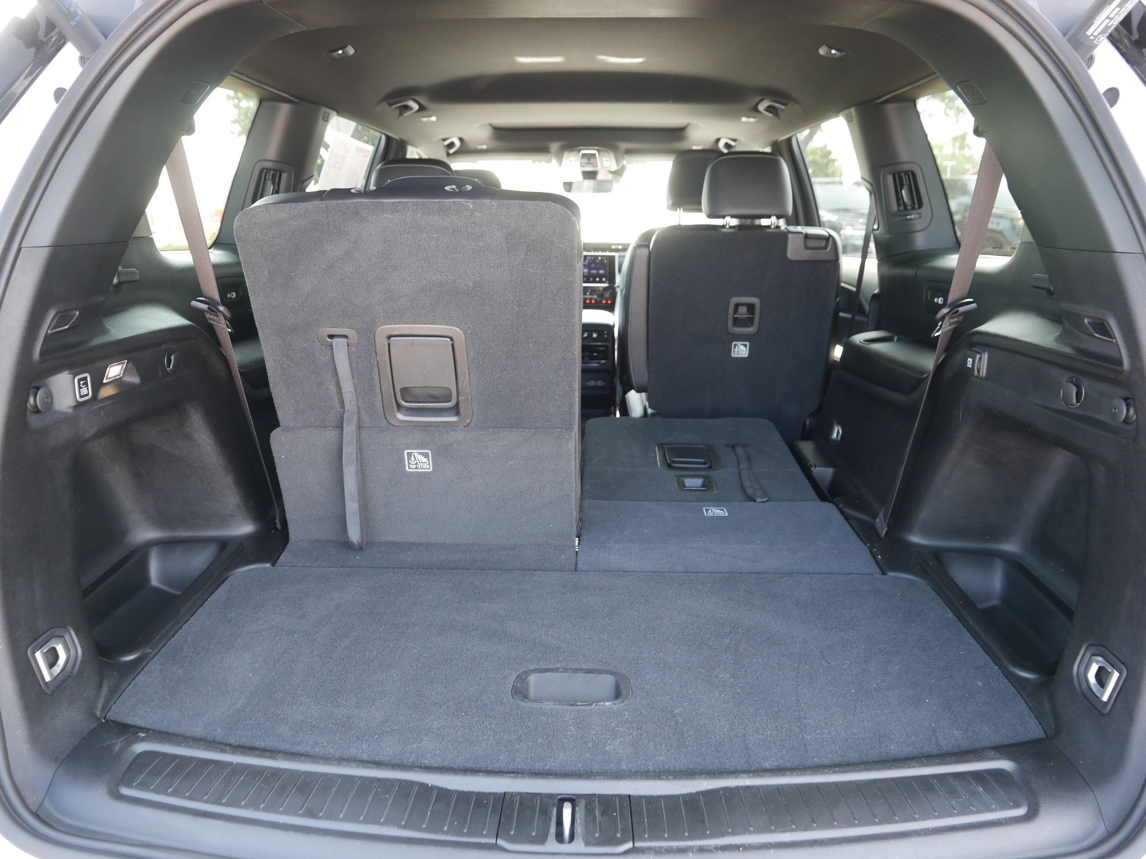 Used 2025 Bright White Clearcoat Jeep Altitude X image 18