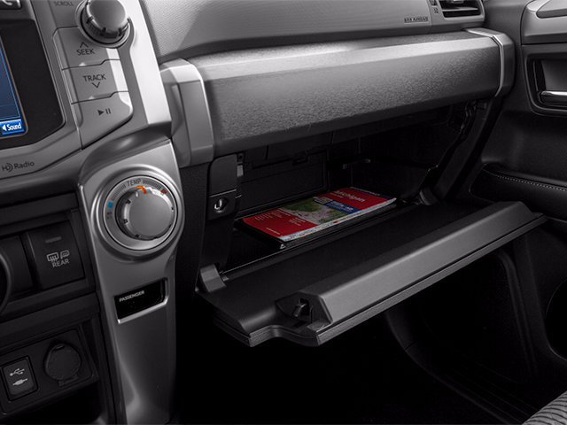 Used 2014 White Toyota SR5 image 16
