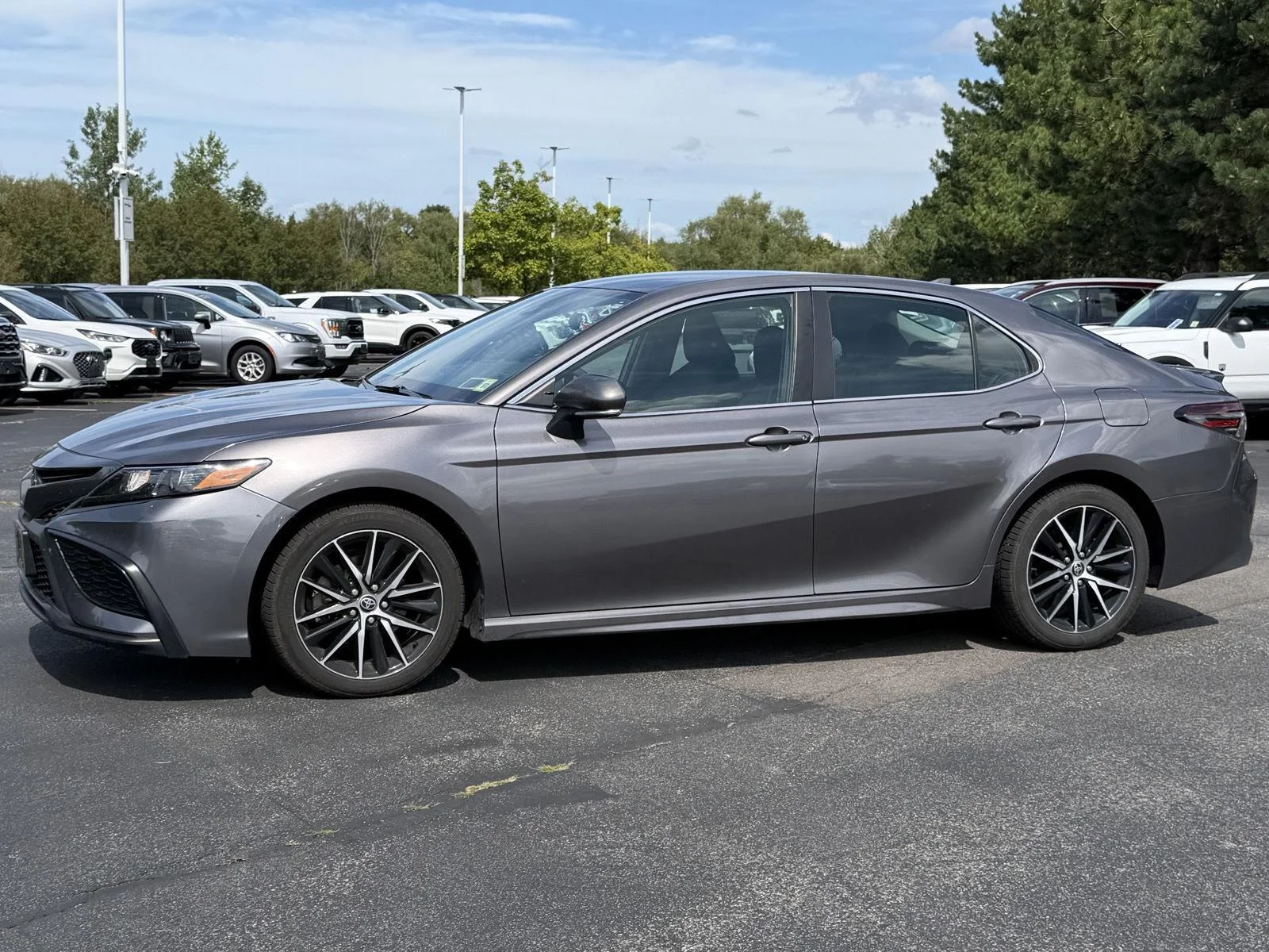 Used 2023 Predawn Gray Mica Toyota SE image 4
