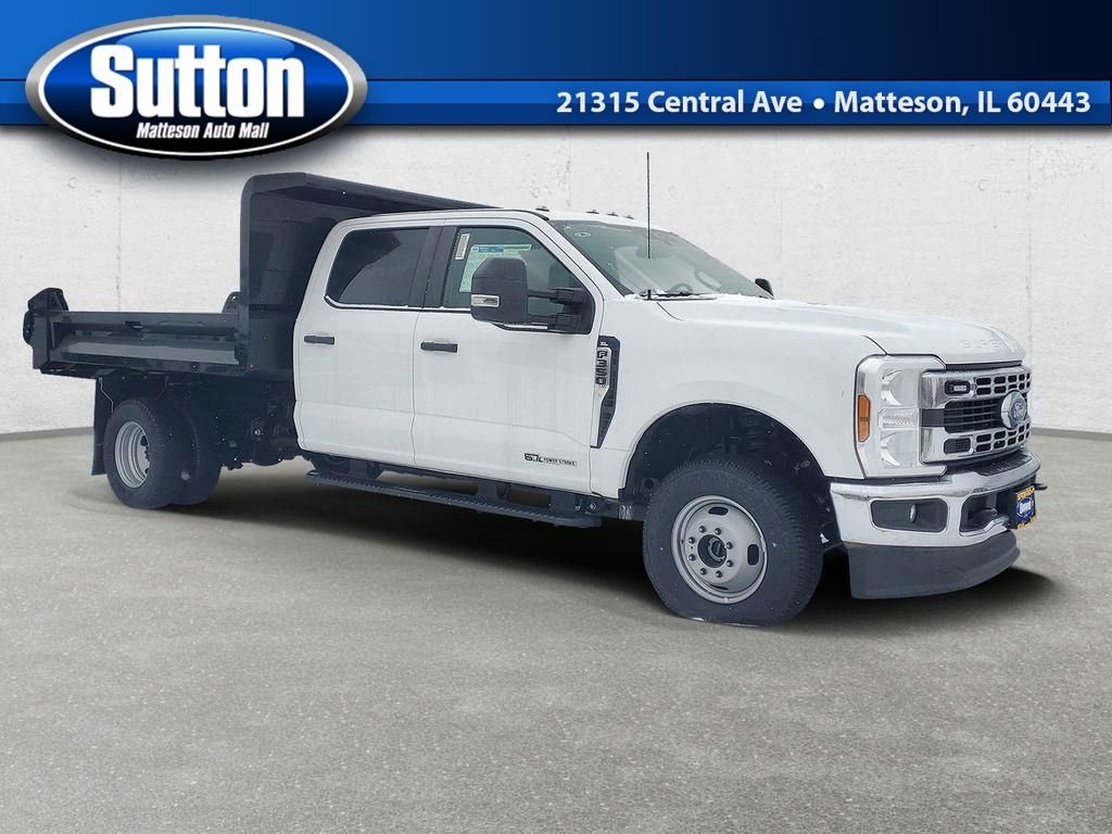 New 2025 Oxford White Ford F-350® XL image 1