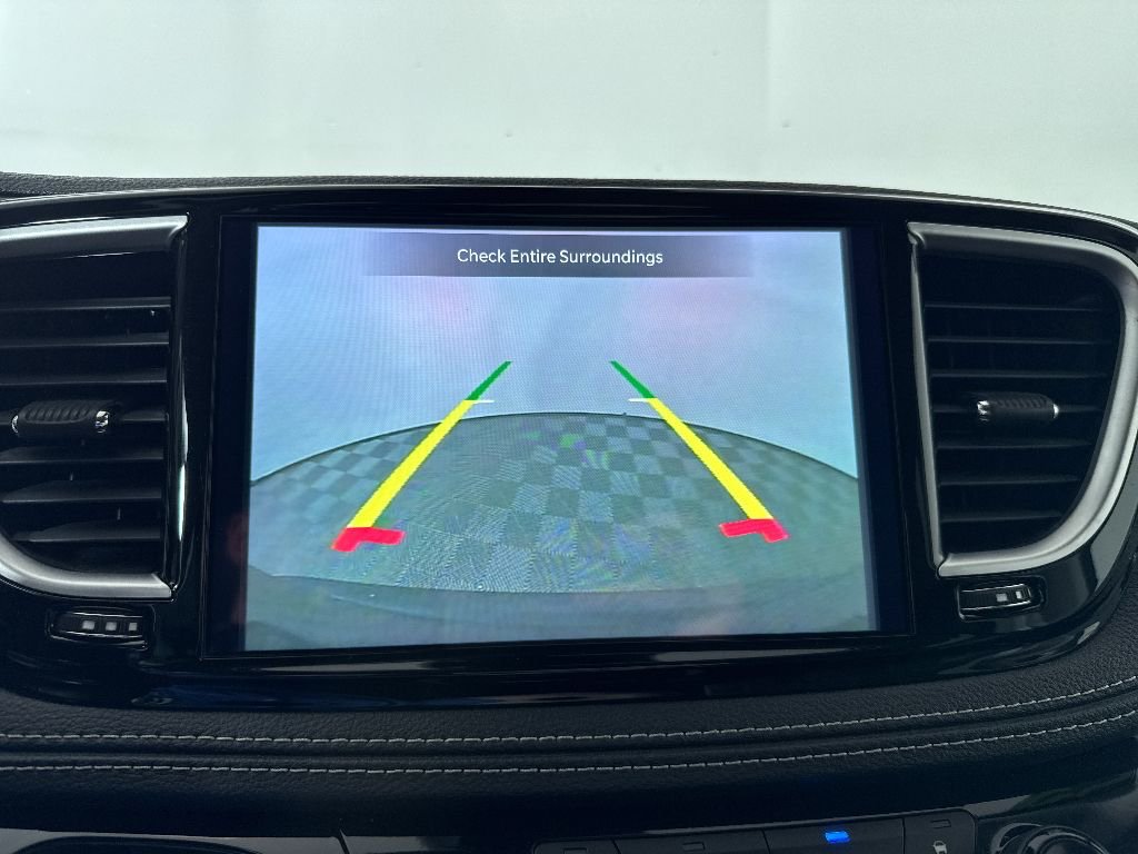 2023 Chrysler Pacifica Limited - Photo 16