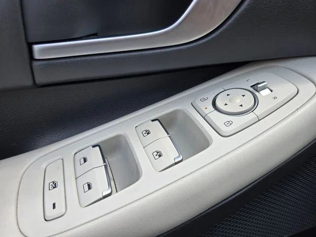 Used 2025 Blue Hyundai SEL image 36