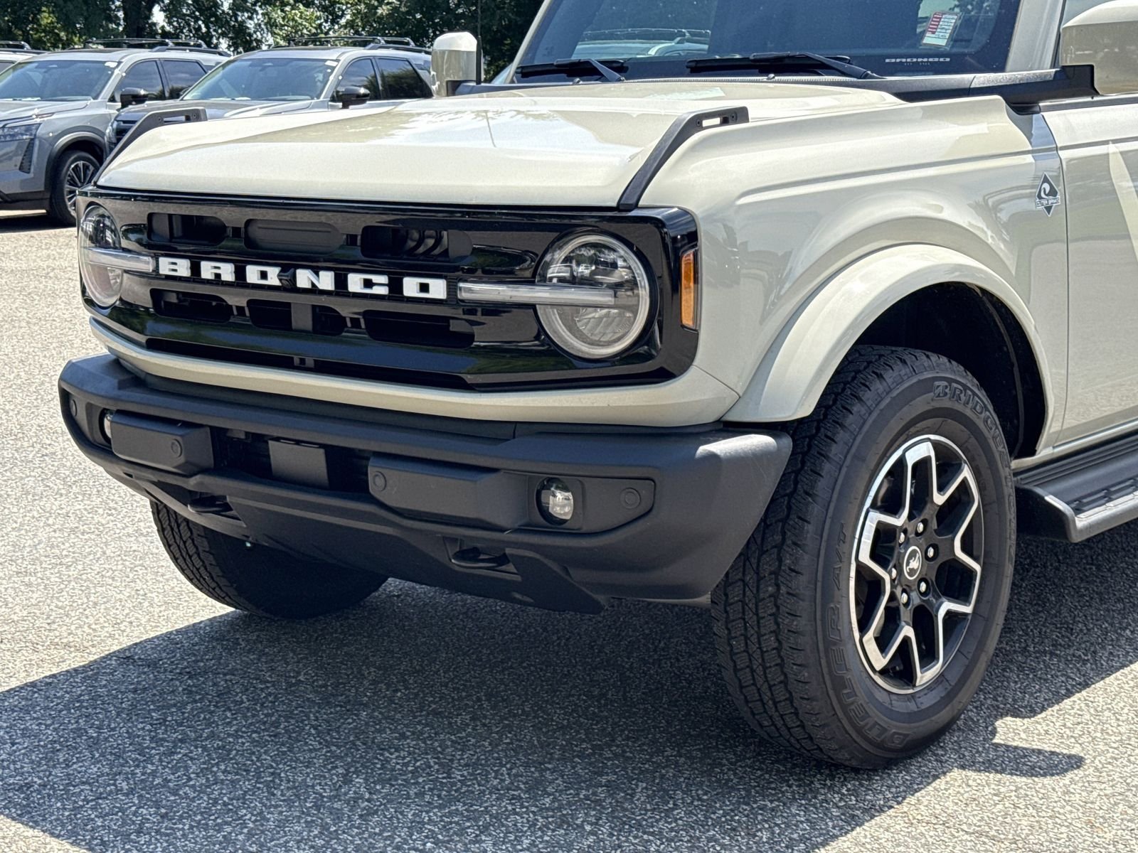 Used 2025 Beige Ford Outer Banks image 29