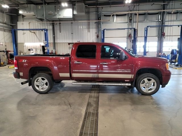 Used 2014 Sonoma Red Metallic GMC Denali image 8