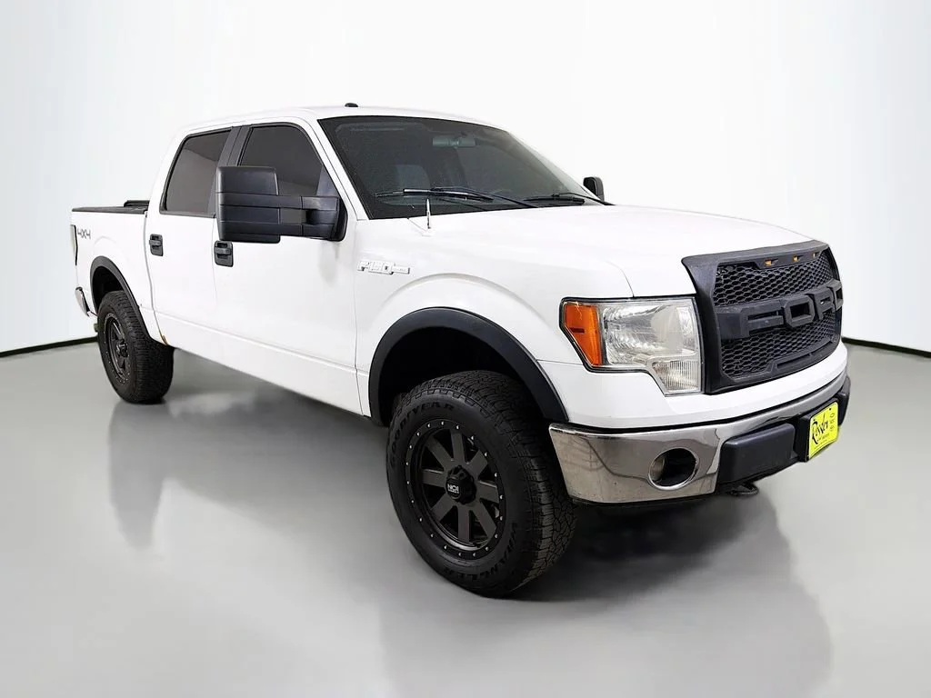 Used 2013 White Ford XL image 4