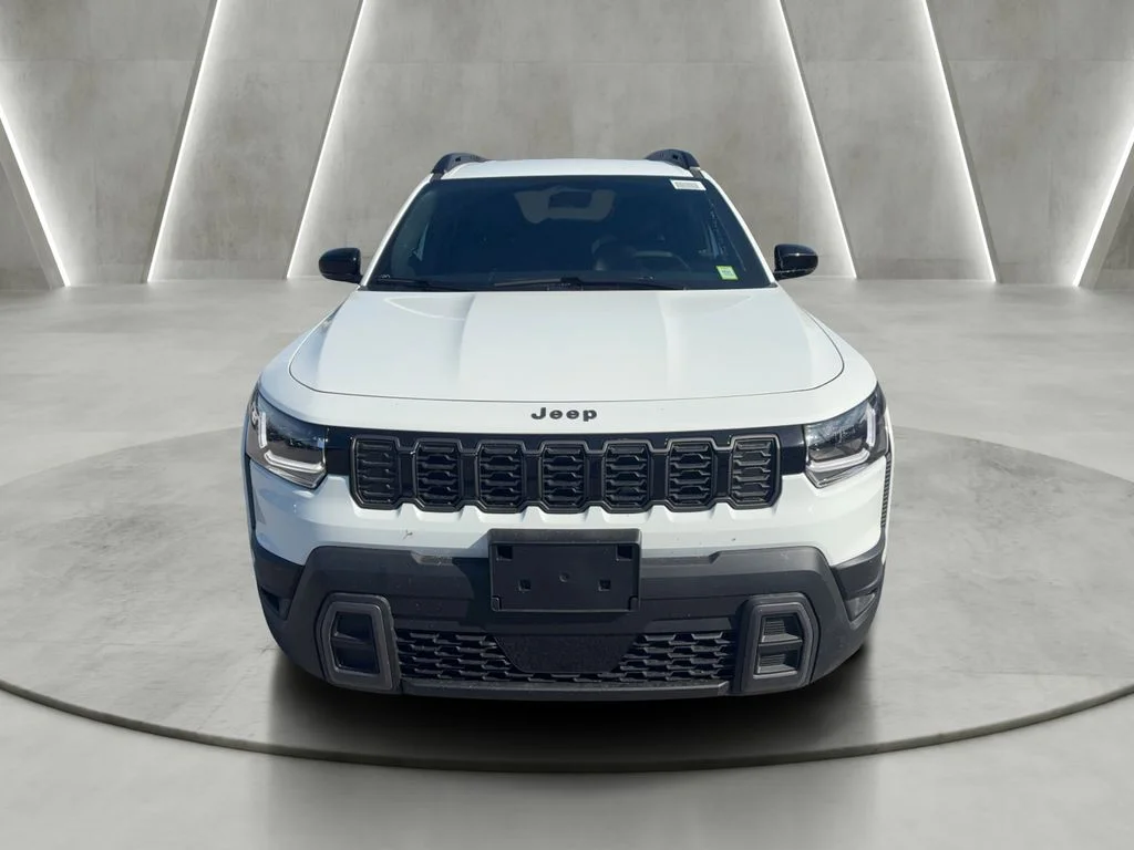 New 2026 Bright White Clear-Coat Exterior Paint Jeep Limited image 2