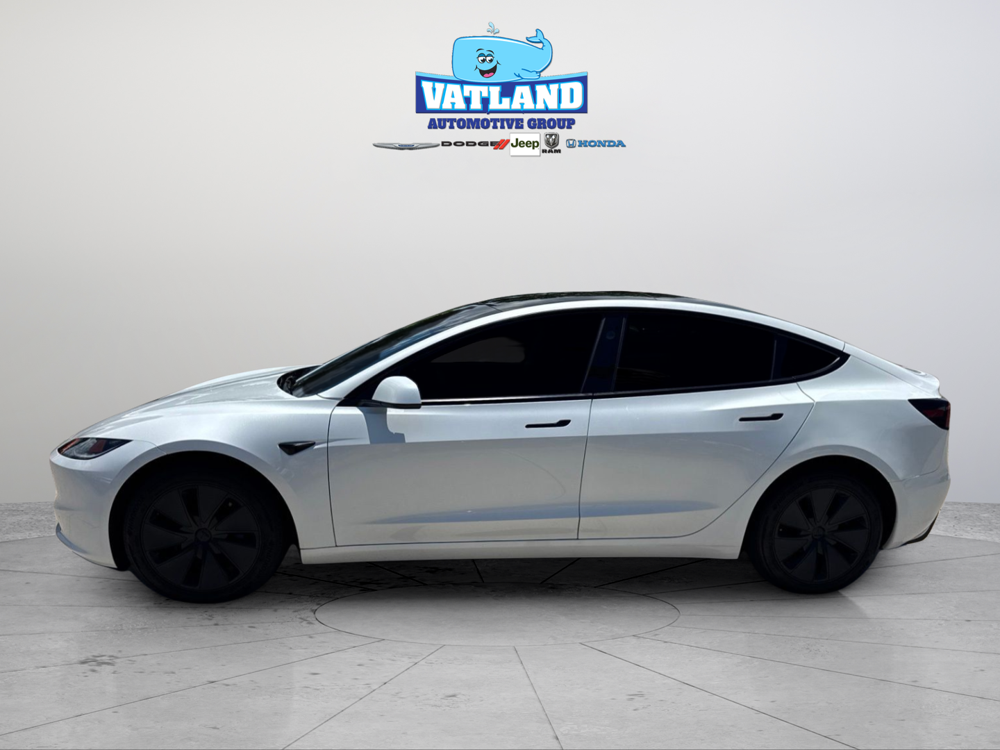 Used 2025  Tesla Long Range image 2