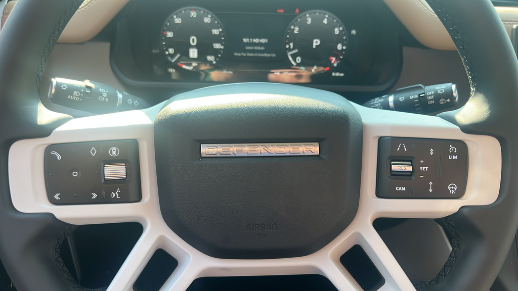 New 2026 White Land Rover X-Dynamic SE image 29