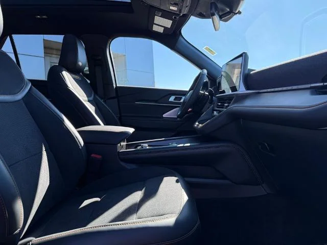 New 2026 Agate Black Metallic Ford Tremor® image 47