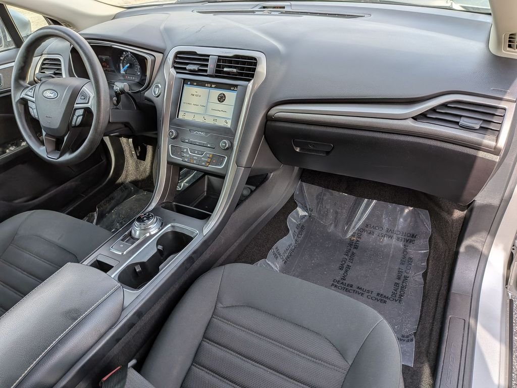 Used 2019 Silver Ford SE image 31