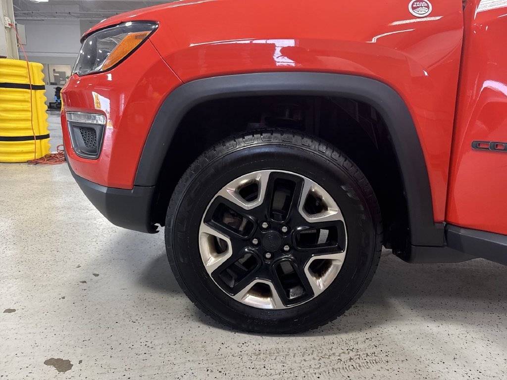 Used 2018 Spitfire Orange Clearcoat Jeep Trailhawk image 41