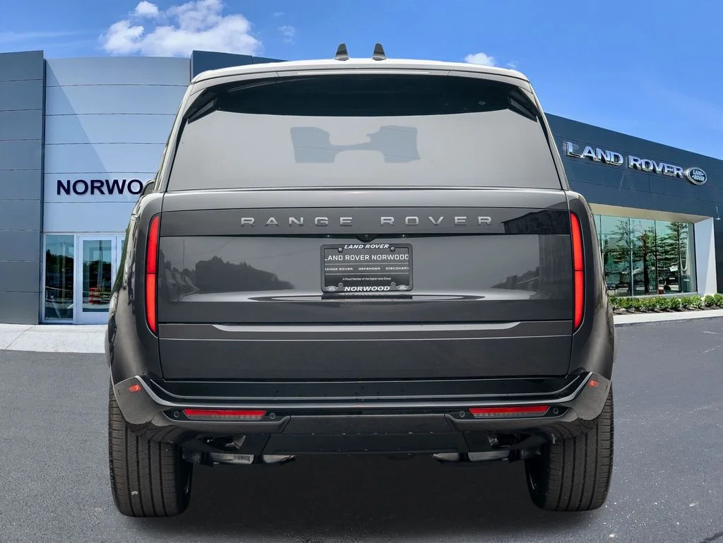 New 2026 Carpathian Grey Land Rover SE image 5