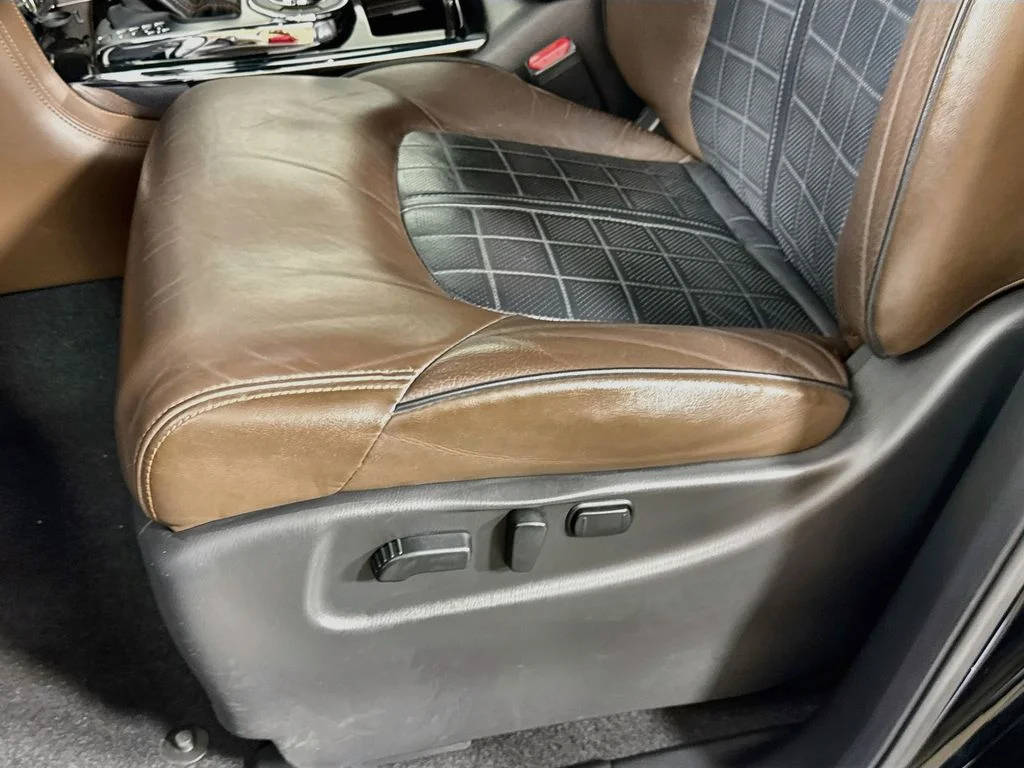 Used 2019 Black Nissan Platinum image 25