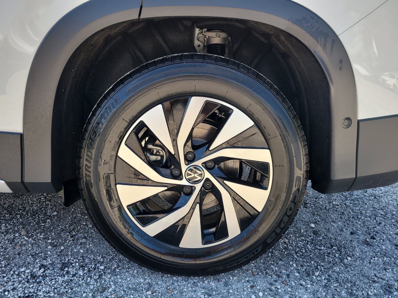 New 2026 Pure White Volkswagen S image 7